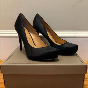 LIKE NEW: BCBGMaxAzria Y2K Elegant Black High Heels